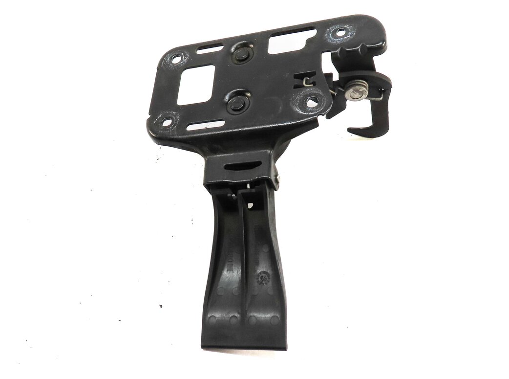 Thumbnail 4: 2010 AUDI S4 (B8 8K) FRONT HOOD SAFETY CATCH HOOK LATCH w/ RELEASE LEVER
