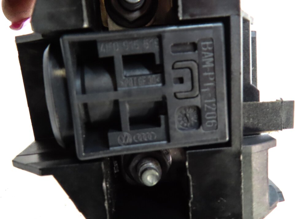 Thumbnail 5: 2010 AUDI S4 (B8 8K) POSITIVE BATTERY CONNECTOR TERMINAL w/ OVERLOAD SWITCH