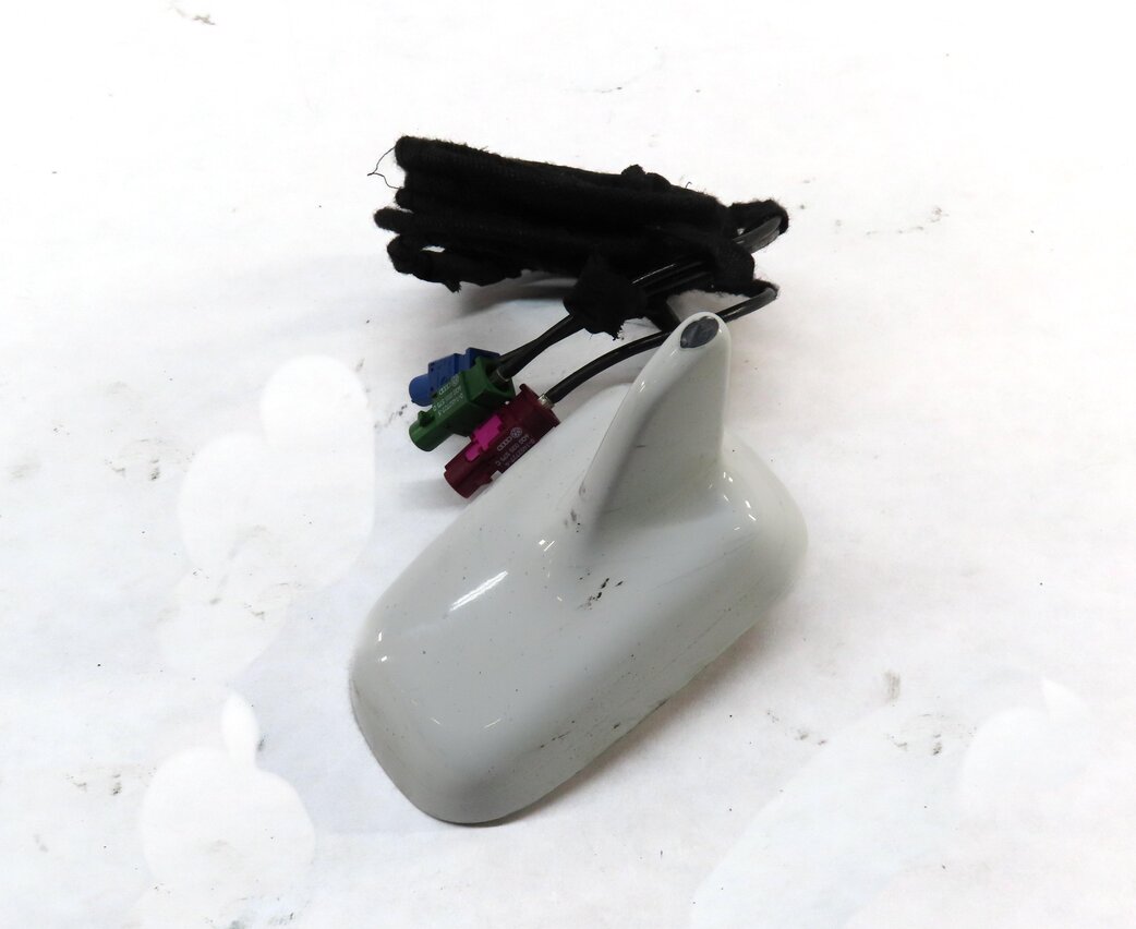 Thumbnail 1: 09-12 AUDI A4 (B8 8K) RADIO STEREO ROOF SHARK FIN ANTENNA (IBIS WHITE T9)