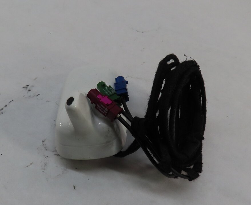 Thumbnail 3: 09-12 AUDI A4 (B8 8K) RADIO STEREO ROOF SHARK FIN ANTENNA (IBIS WHITE T9)
