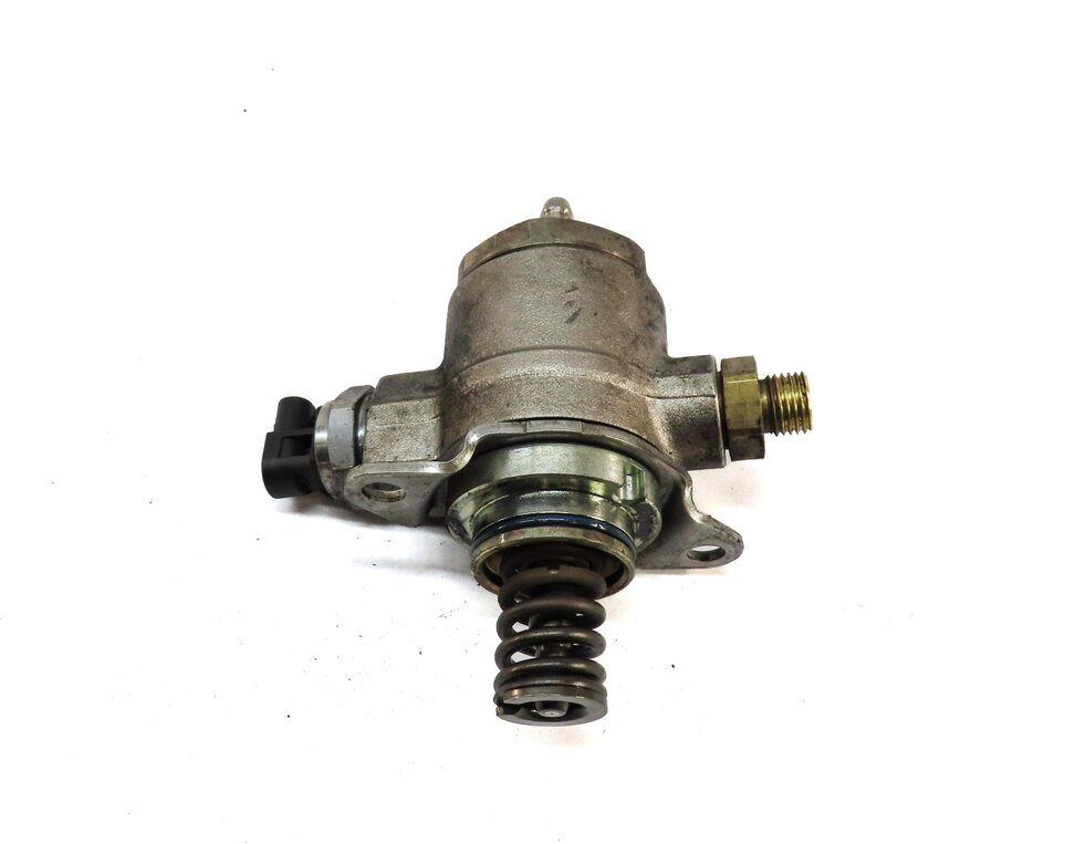 Thumbnail 4: 2011-2018 VW / AUDI A4 A6 Q3 TT - 2.0L TURBO ENGINE HIGH PRESSURE FUEL PUMP