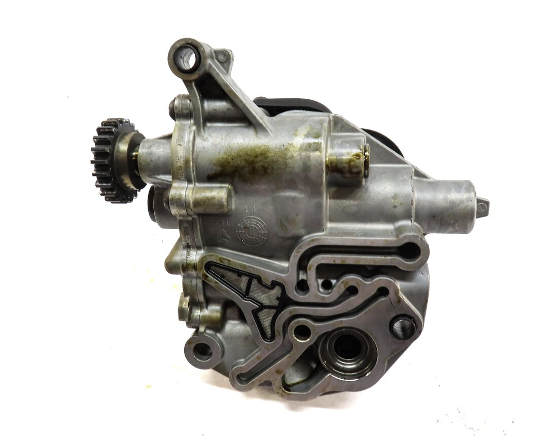 Thumbnail 5: 2013 AUDI A6 (C7) 2.0L TURBO CAEB ENGINE OIL PUMP 06H115105BF 06H115121S
