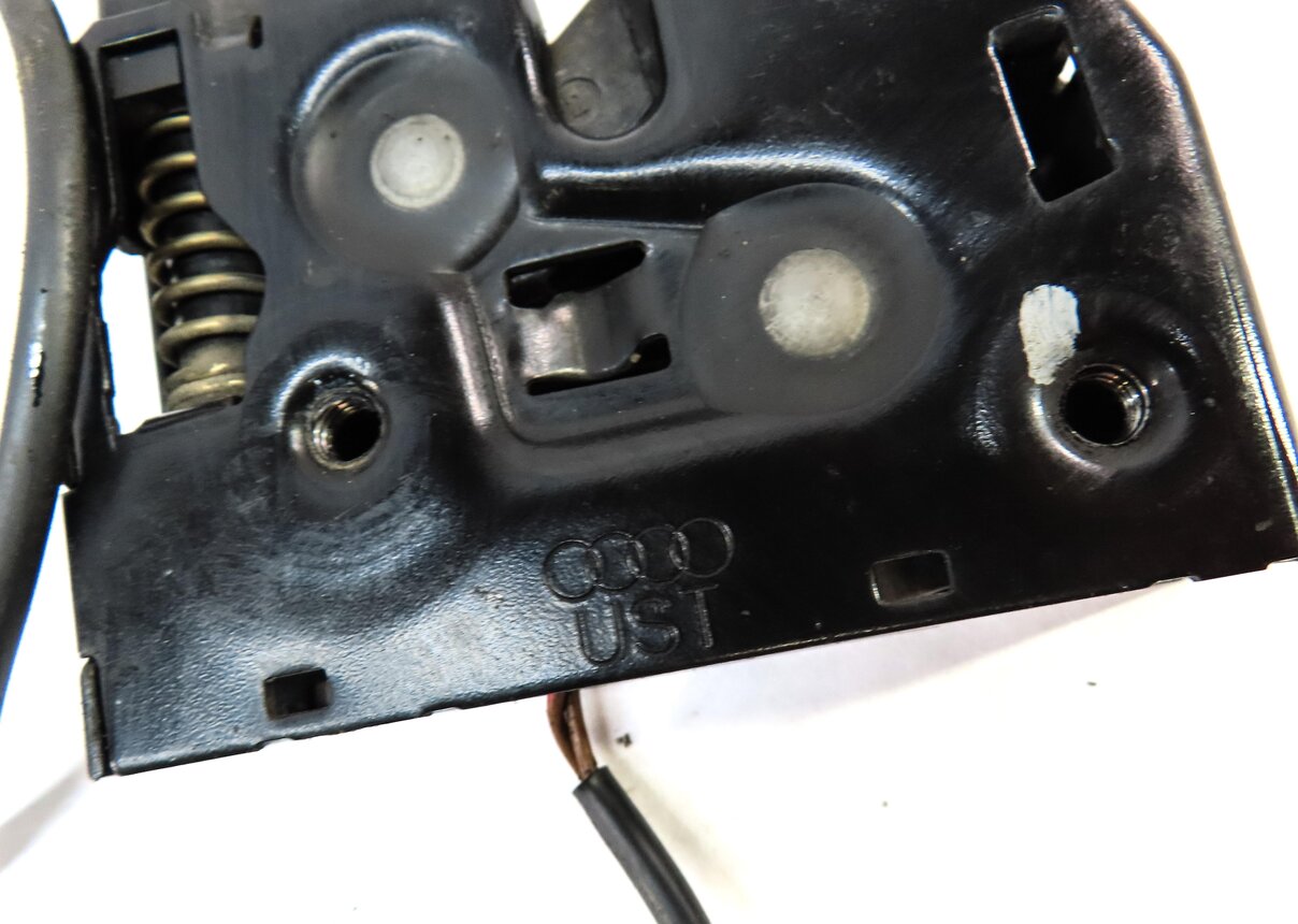 Thumbnail 5: 2013 AUDI A6 (C7) FRONT LEFT & RIGHT HOOD LOCK LATCH SET 2 4G0823509C