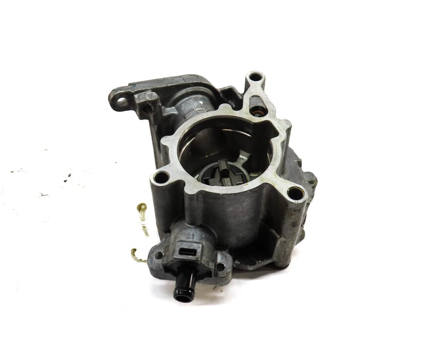Thumbnail 1: 2009-2017 AUDI A4 A5 A6 (B8 8T 8K C7) 2.0L TURBO ENGINE BRAKE VACUUM PUMP
