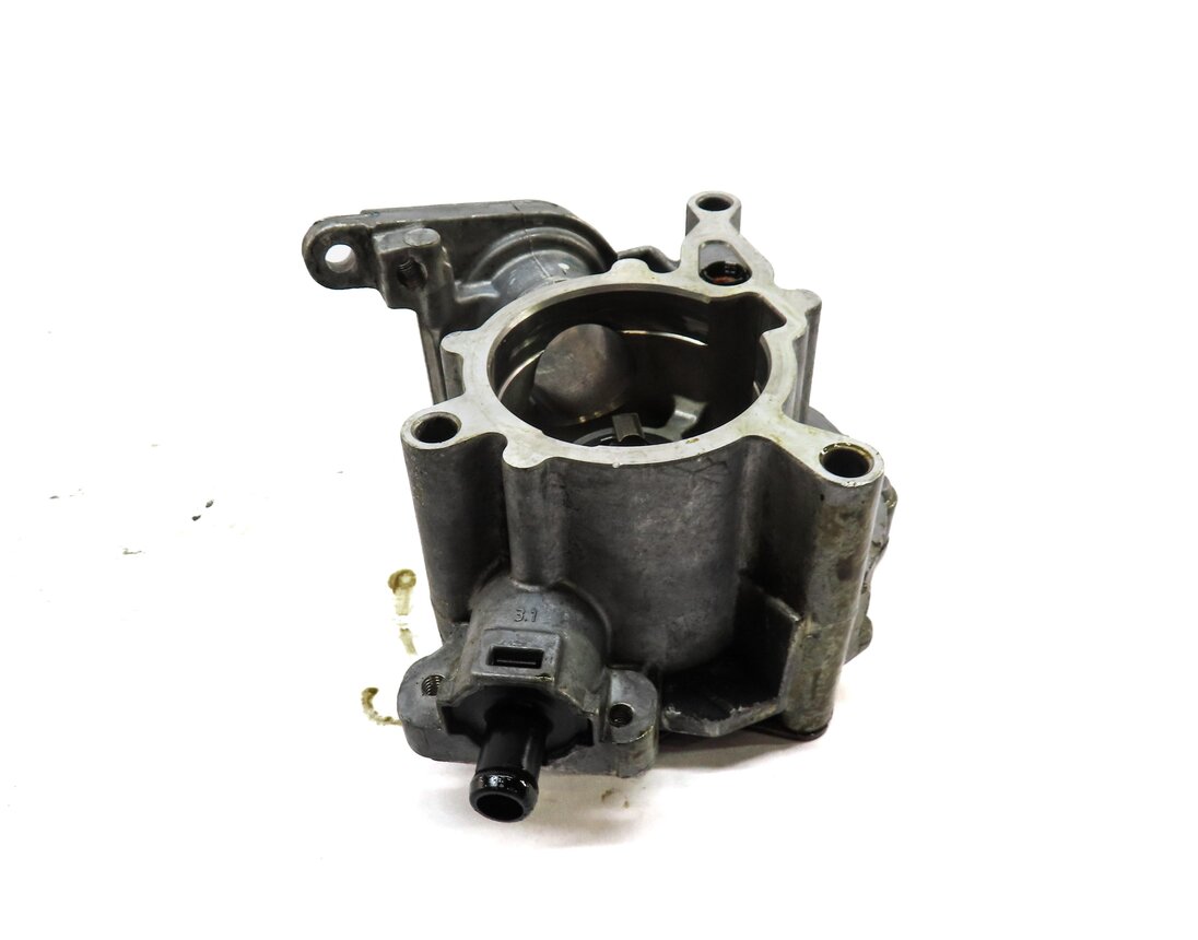 Thumbnail 2: 2009-2017 AUDI A4 A5 A6 (B8 8T 8K C7) 2.0L TURBO ENGINE BRAKE VACUUM PUMP