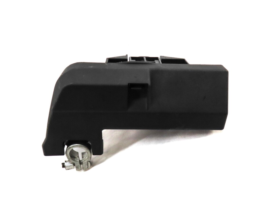Thumbnail 4: 2013 AUDI A6 (C7) NEGATIVE BATTERY TERMINAL w/ OVERLOAD PROTECTION SWITCH