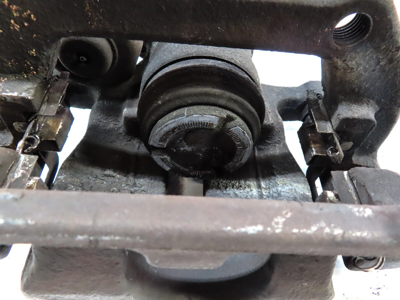 Thumbnail 6: 2012-2018 AUDI A6 A7 (C7) LEFT DRIVER REAR DISC BRAKE CALIPER (300mm ROTOR)