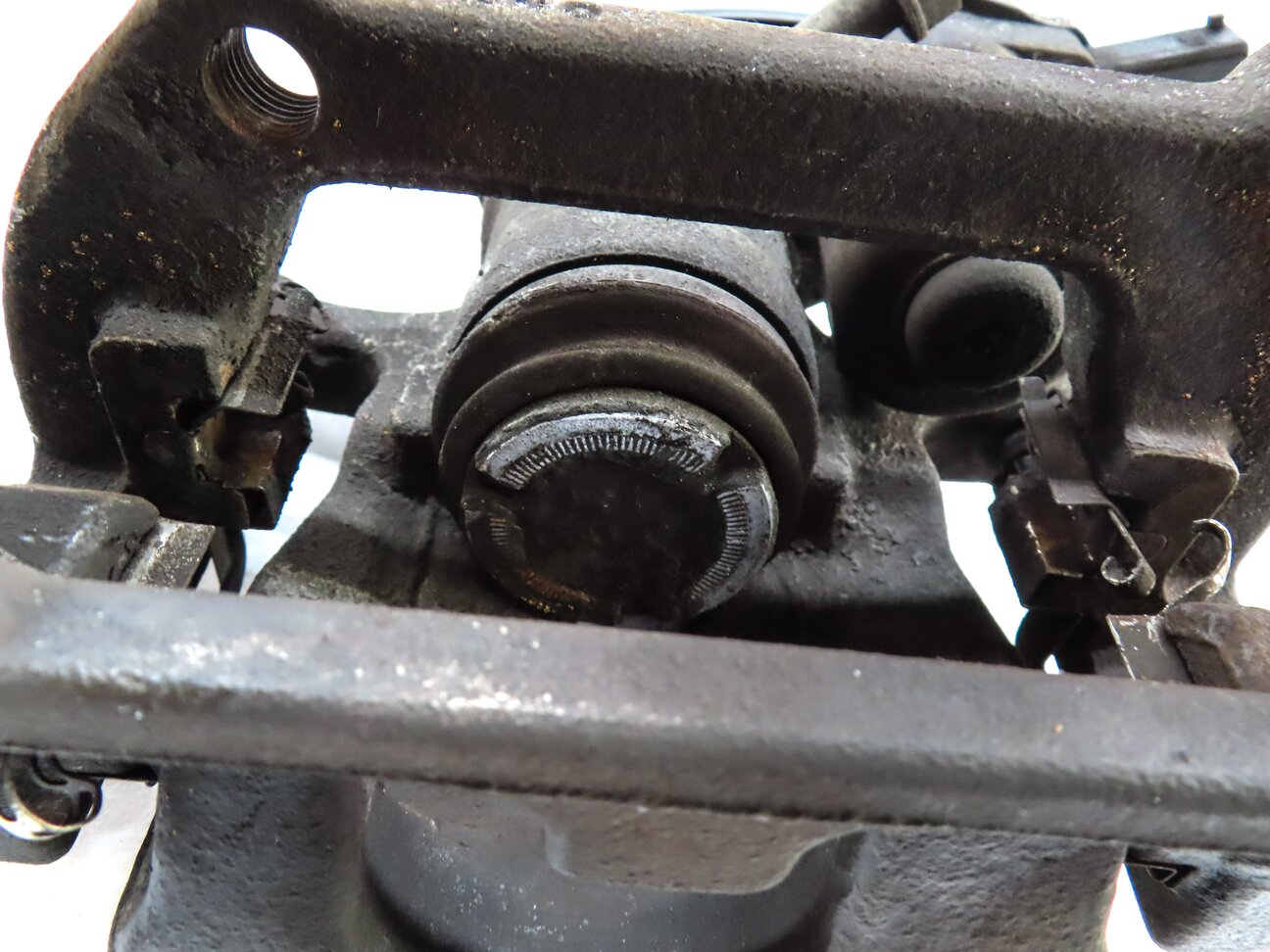 Thumbnail 6: 2012-2018 AUDI A6 A7 (C7) RIGHT PASSENGER REAR DISC BRAKE CALIPER (300mm ROTOR)