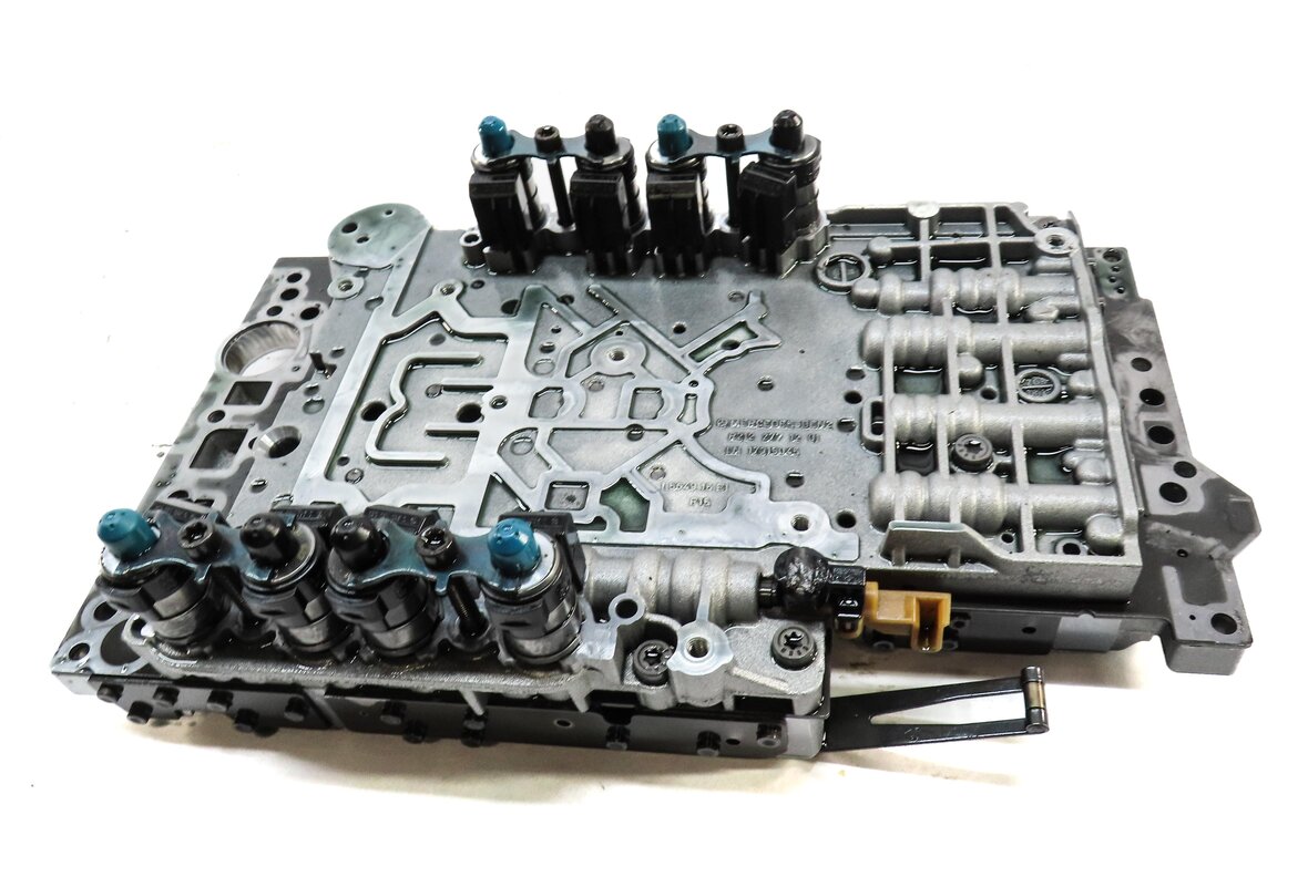 Thumbnail 2: 12-15 MERCEDES C250 C350 SLK250 SLK350 (R172 W204) TRANSMISSION VALVE BODY BLOCK
