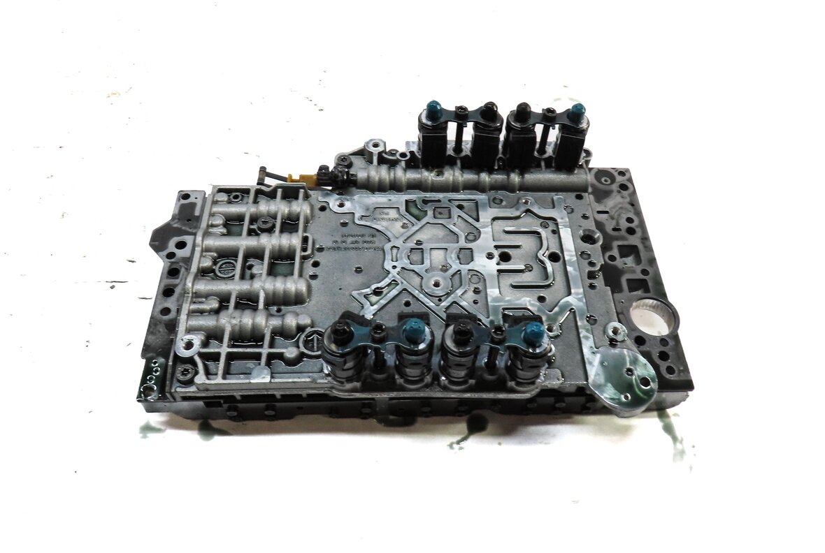 Thumbnail 3: 12-15 MERCEDES C250 C350 SLK250 SLK350 (R172 W204) TRANSMISSION VALVE BODY BLOCK
