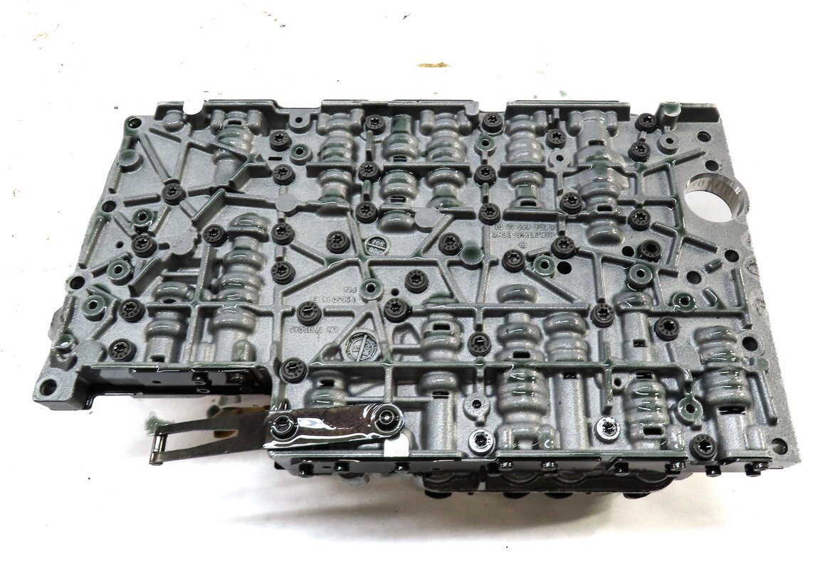 Thumbnail 4: 12-15 MERCEDES C250 C350 SLK250 SLK350 (R172 W204) TRANSMISSION VALVE BODY BLOCK
