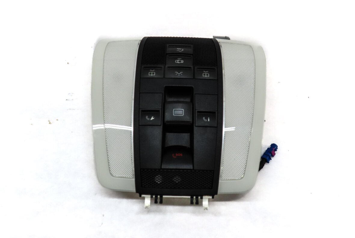 Thumbnail 3: 2014 MERCEDES C250 SEDAN (W204) FRONT CENTER ROOF PRIMARY DOME LIGHT (BLACK)