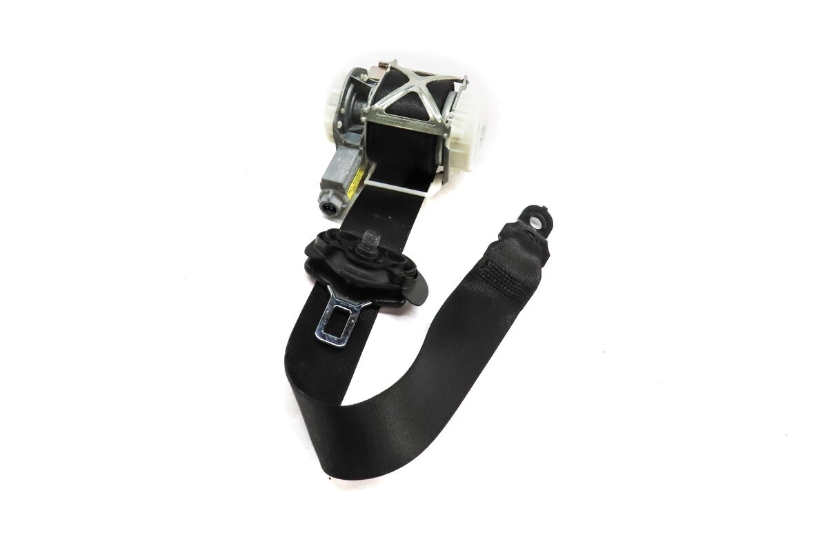12-14 MERCEDES C-CLASS W204 SEDAN FRONT LEFT DRIVER SEATBELT RETRACTOR (BLACK)