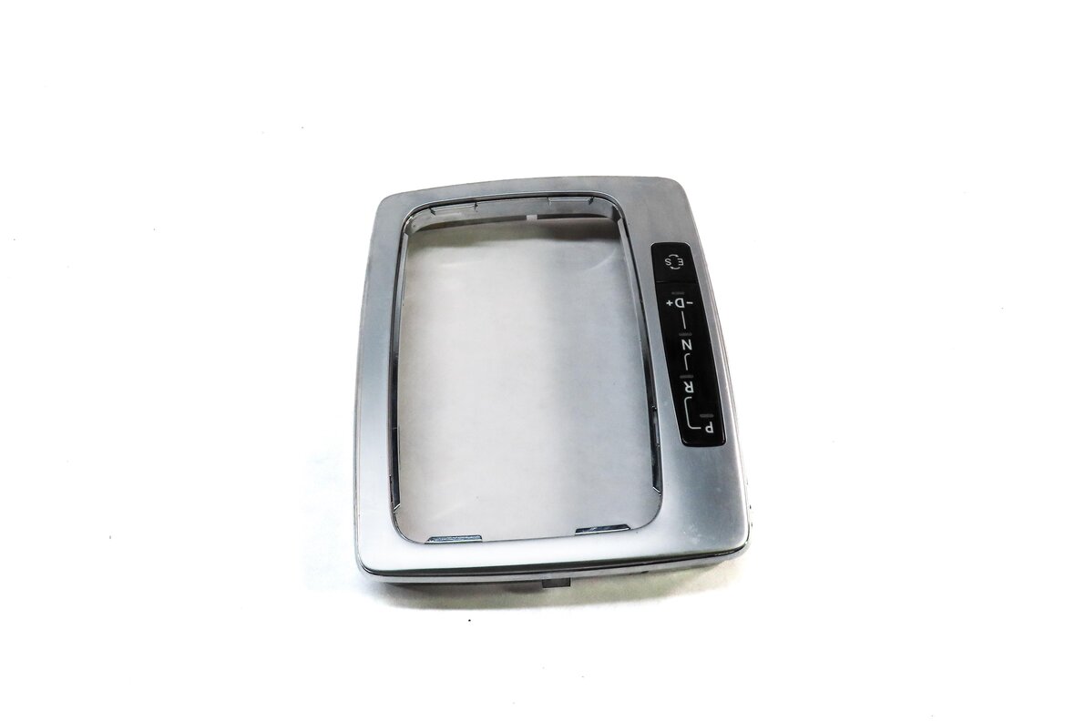 Thumbnail 3: 14 MERCEDES C250 SEDAN W204 AUTO TRANSMISSION GEAR SHIFTER SHIFT INDICATOR TRIM