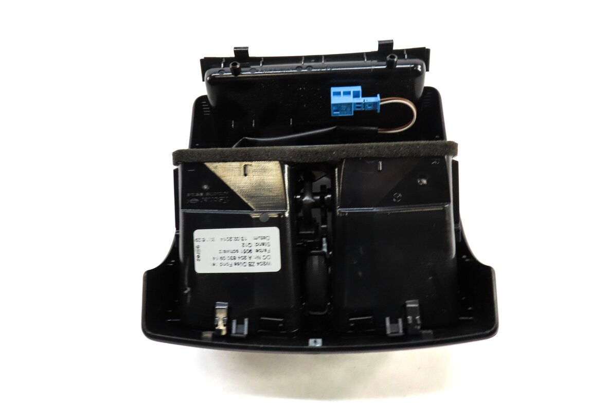Thumbnail 4: 2014 MERCEDES C250 SEDAN (W204) REAR CENTER CONSOLE HEATER A/C AIR VENT (BLACK)