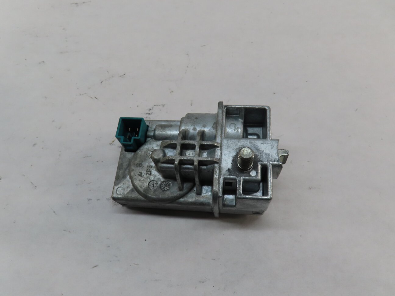 Thumbnail 2: 2014 MERCEDES C250 SEDAN (W204) STEERING COLUMN LOCK IMMOBILIZER MODULE