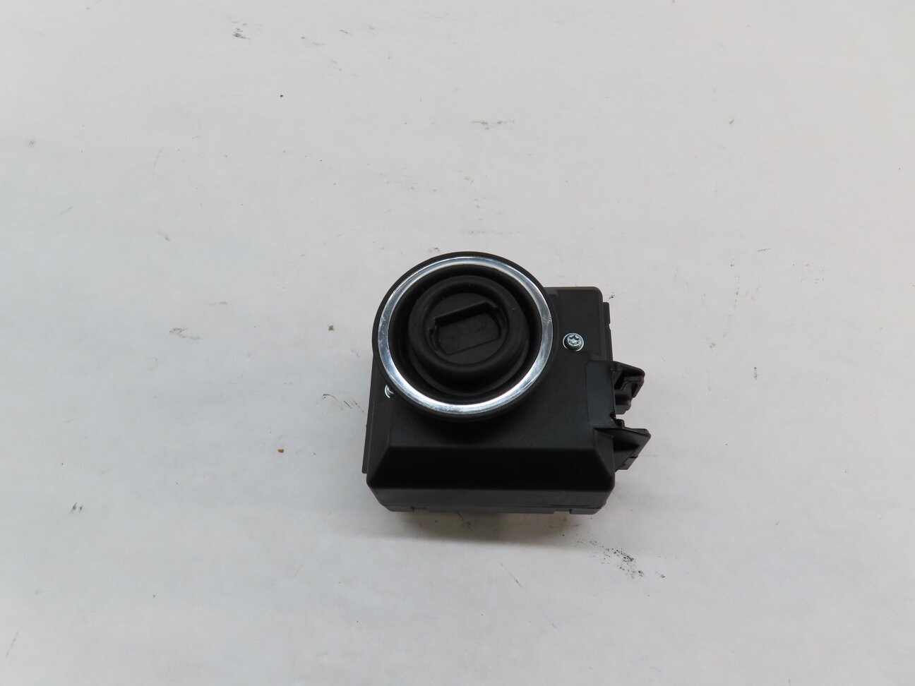 Thumbnail 2: 2013-2015 MERCEDES BENZ C250 C300 C350 (W204) KEYLESS GO IGNITION SWITCH MODULE