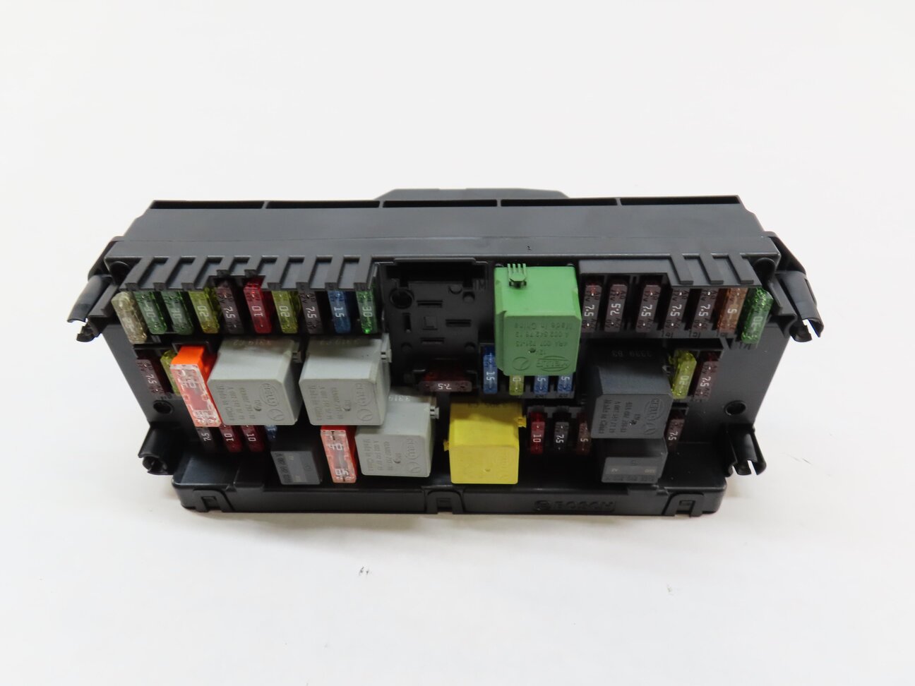 Thumbnail 4: 2014 MERCEDES C250 SEDAN W204 FRONT SIGNAL ACQUISITION MODULE SAM FUSE RELAY BOX