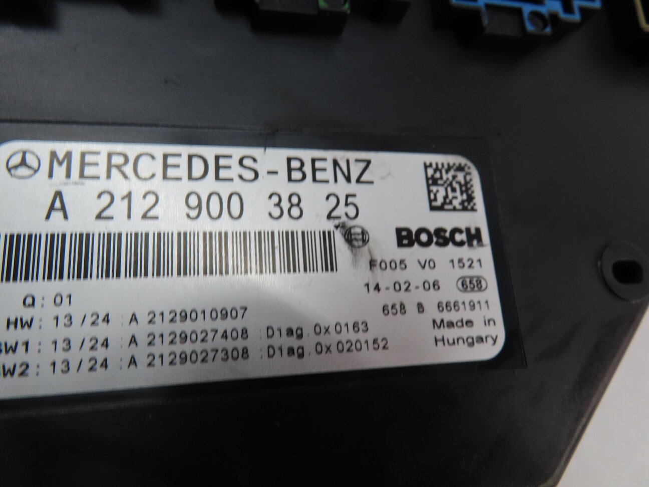 Thumbnail 5: 2014 MERCEDES C250 SEDAN W204 FRONT SIGNAL ACQUISITION MODULE SAM FUSE RELAY BOX