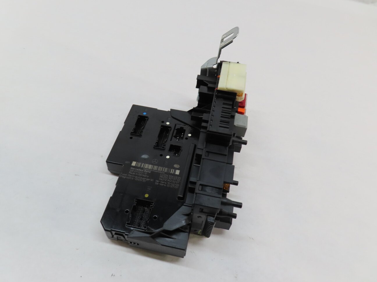 Thumbnail 4: 2011-2015 MERCEDES C-CLASS (W204) REAR SIGNAL ACQUISITION CONTROL MODULE SAM