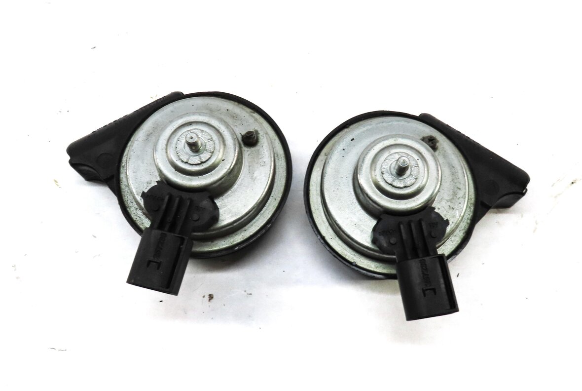 Thumbnail 3: 08-18 MERCEDES C E GLK CLS CLASS (C218 W204 W212 X204) HIGH & LOW TONE HORN SET