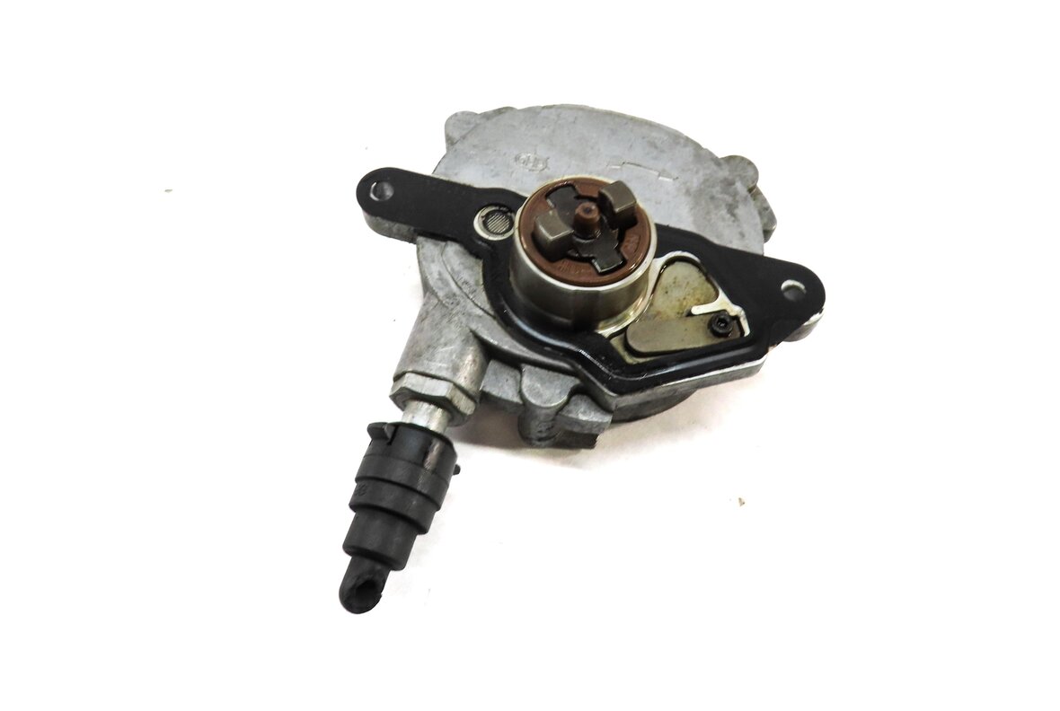 Thumbnail 1: 2012-2015 MERCEDES BENZ C250 SLK250 (W204 R172) RWD 1.8L TURBO BRAKE VACUUM PUMP