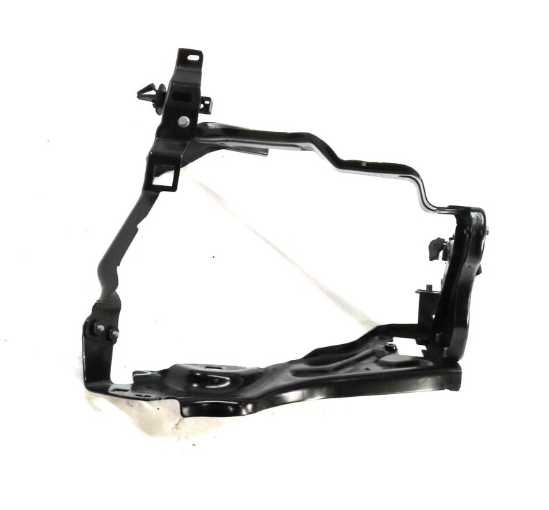 Thumbnail 3: 2014 MERCEDES C250 SEDAN (W204) RIGHT PASSENGER HEADLIGHT MOUNT BRACKET FRAME
