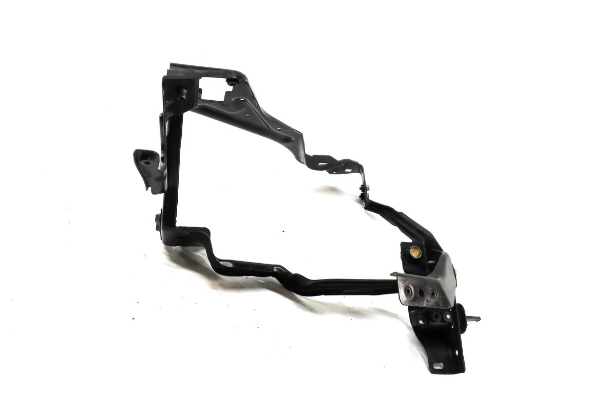 2014 MERCEDES C250 SEDAN (W204) LEFT DRIVER HEADLIGHT LIGHT LAMP MOUNT BRACKET