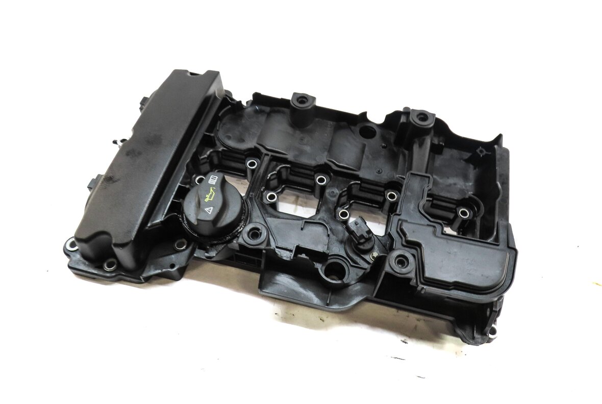 2012-2015 MERCEDES C250 SLK250 (R172 W204) 1.8L M271 TURBO ENGINE VALVE COVER