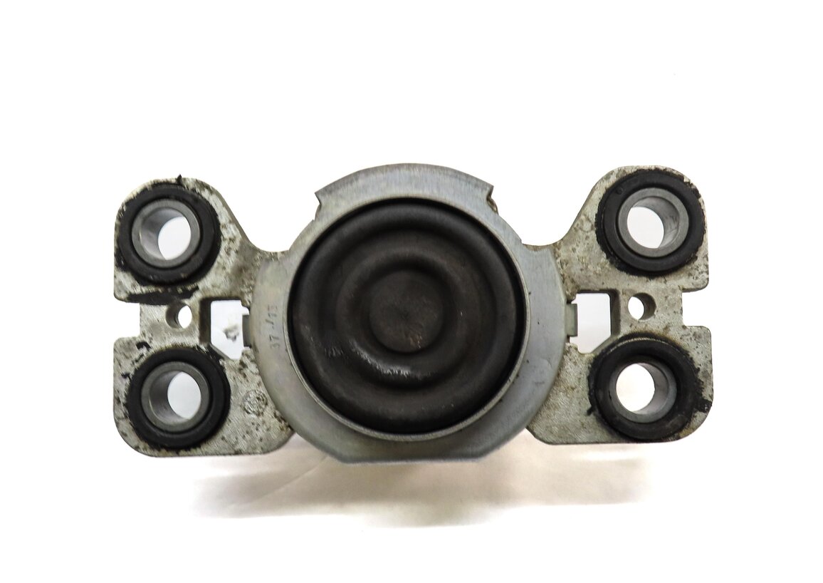Thumbnail 2: 2013 RANGE ROVER EVOQUE (L538) 2.0L TURBO ENGINE REAR TRANSMISSION MOUNT BRACKET