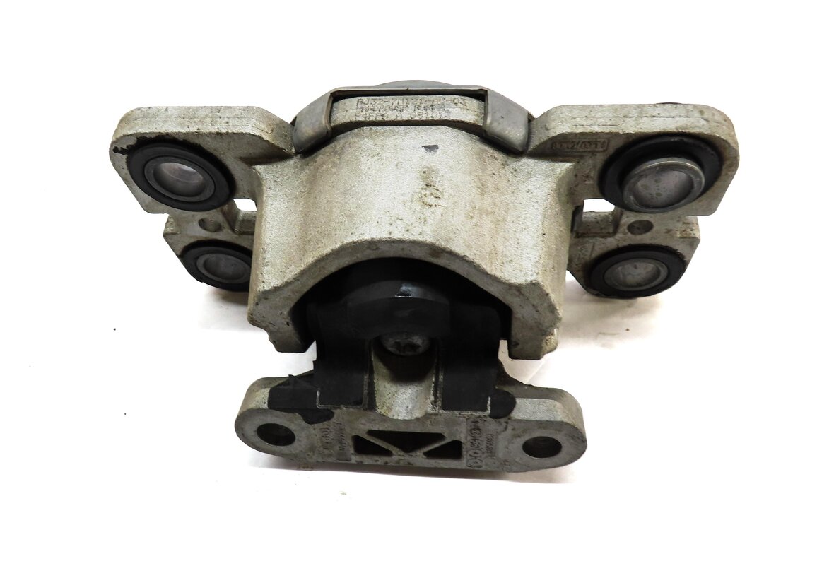 Thumbnail 4: 2013 RANGE ROVER EVOQUE (L538) 2.0L TURBO ENGINE REAR TRANSMISSION MOUNT BRACKET