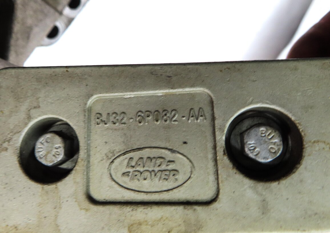 Thumbnail 6: 2013 LAND RANGE ROVER EVOQUE (L538) 2.0L TURBO ENGINE UPPER MOTOR MOUNT