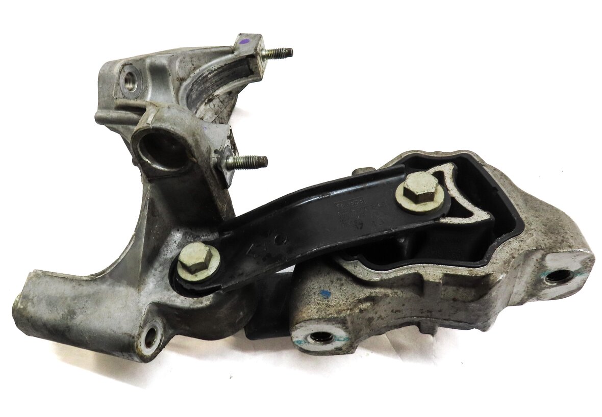 Thumbnail 2: 2013 LAND RANGE ROVER EVOQUE (L538) 2.0L TURBO ENGINE RIGHT MOTOR MOUNT BRACKET