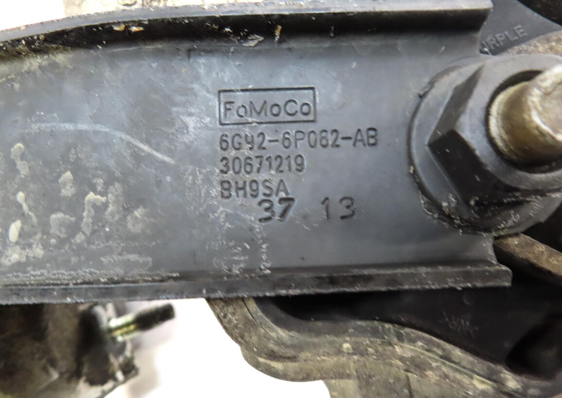 Thumbnail 5: 2013 LAND RANGE ROVER EVOQUE (L538) 2.0L TURBO ENGINE RIGHT MOTOR MOUNT BRACKET