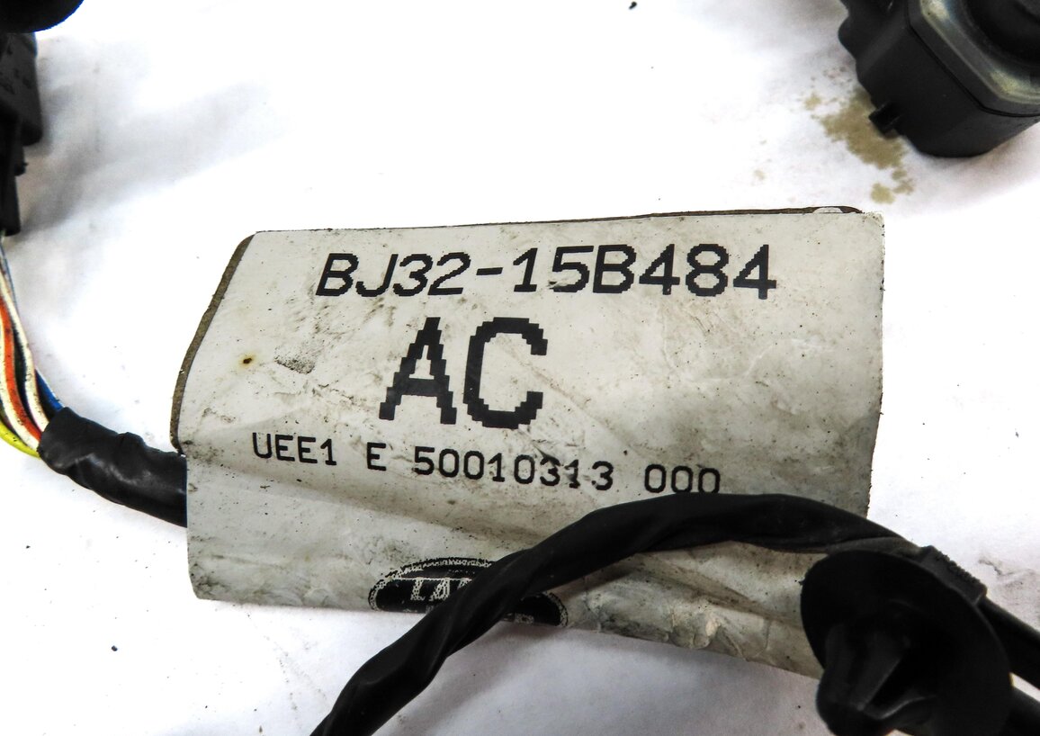 Thumbnail 4: 2013 RANGE ROVER EVOQUE L538 REAR PARK ASSIST PDC SENSOR SET4 (BLACK) w/ HARNESS