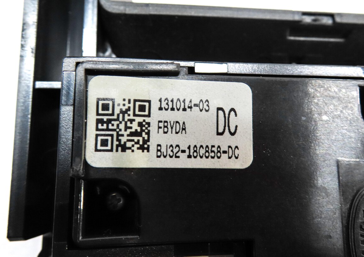 Thumbnail 6: 12-15 RANGE ROVER EVOQUE (L538) RADIO STEREO NAVIGATION SWITCH PANEL SCREEN TRIM