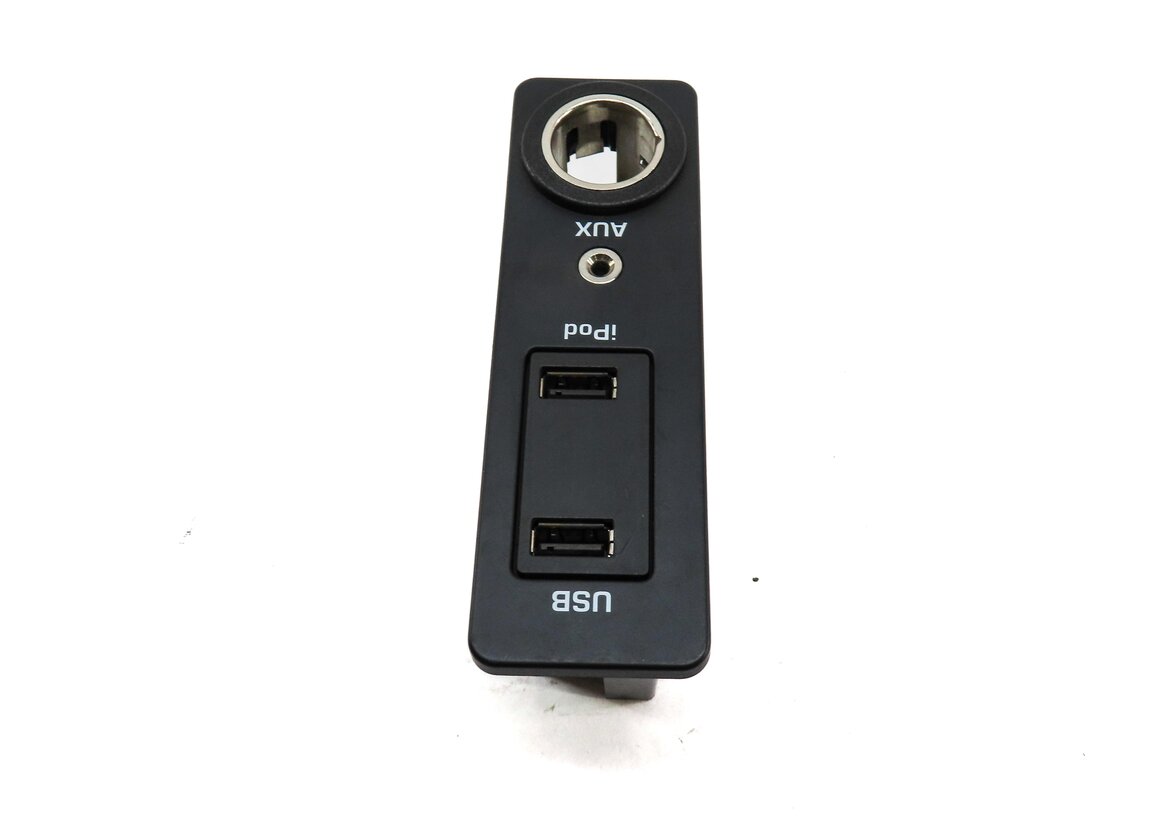 Thumbnail 3: 2013 LAND RANGE ROVER EVOQUE L538 AUXILIARY AUX USB iPOD INPUT JACK SWITCH PANEL