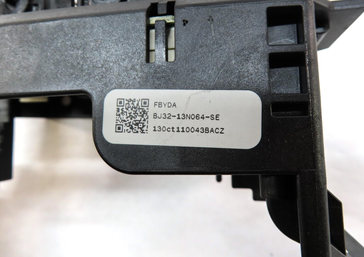 Thumbnail 4: 2013 LAND RANGE ROVER EVOQUE (L538) STEERING COLUMN WHEEL SRS CONNECTOR MODULE