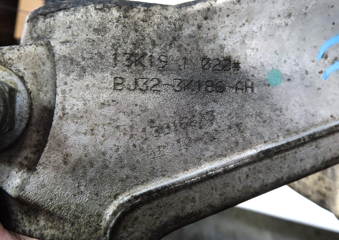 Thumbnail 7: 12-15 RANGE ROVER EVOQUE L538 LEFT FRONT DRIVER SPINDLE KNUCKLE HUB & AXLE SHAFT