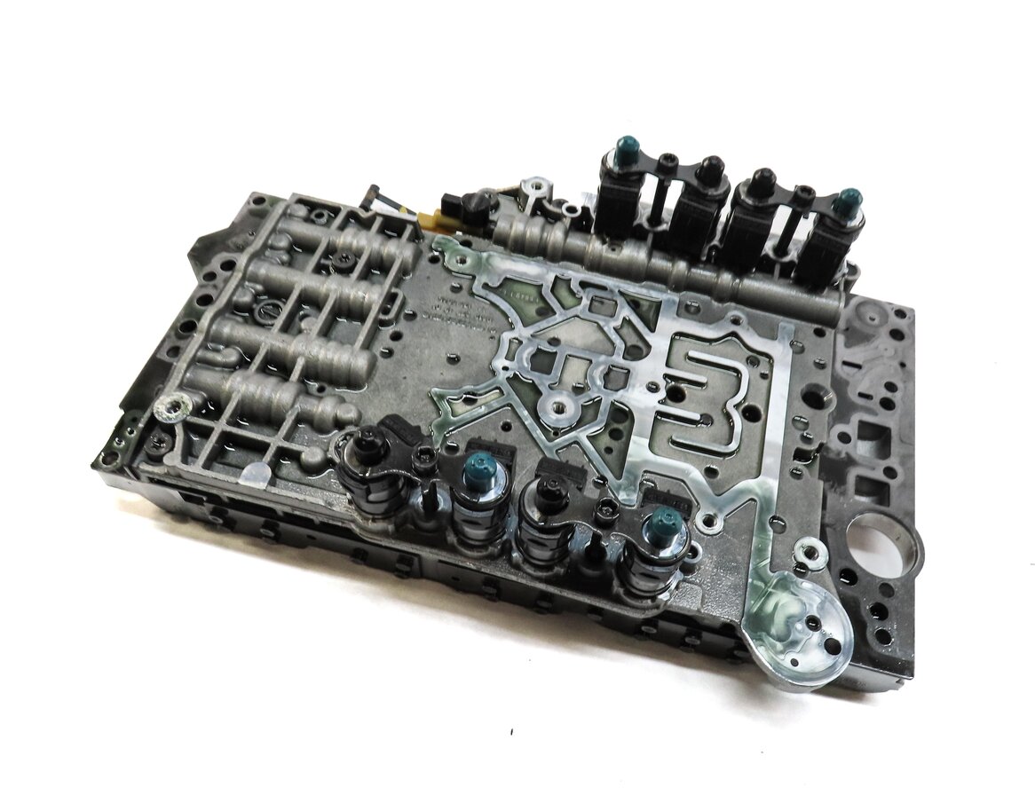12-15 MERCEDES C250 C350 SLK250 SLK350 (R172 W204) TRANSMISSION VALVE BODY BLOCK