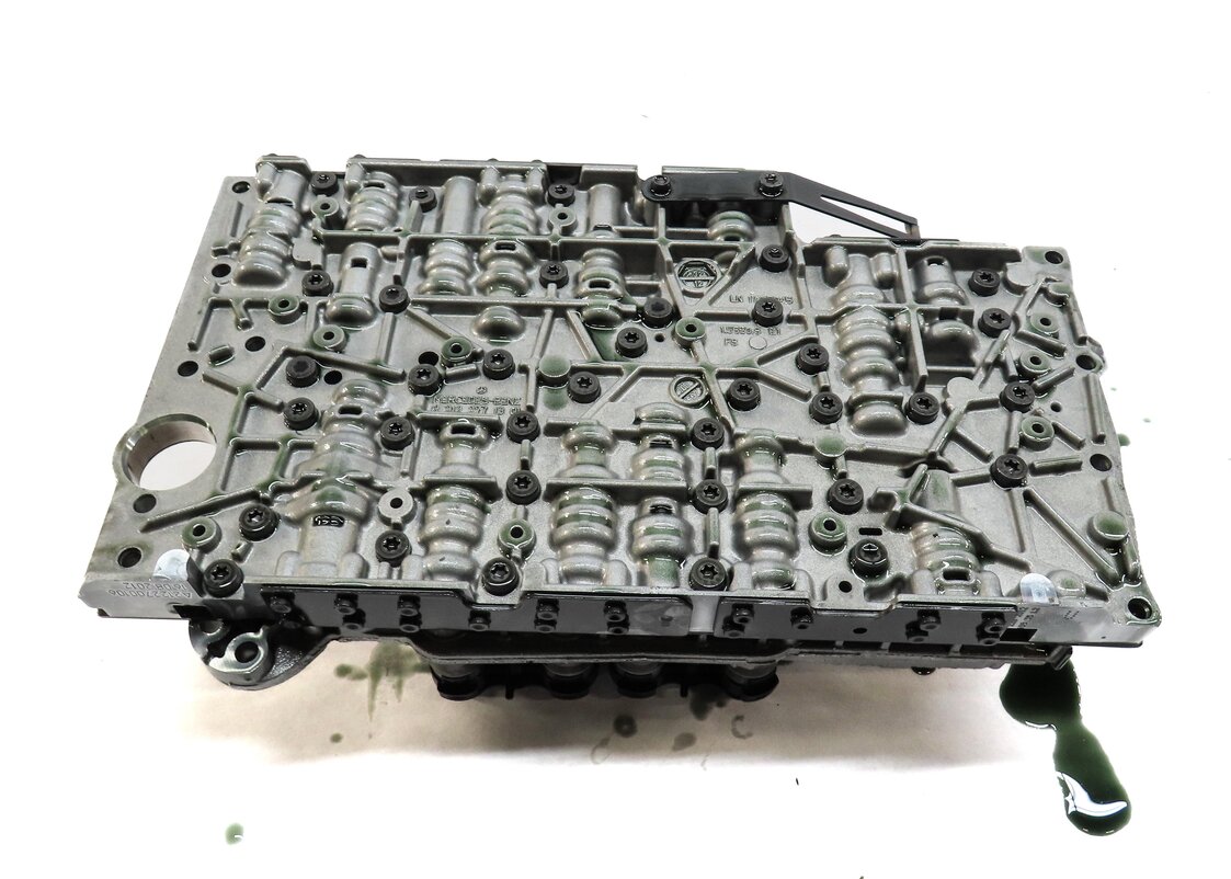 Thumbnail 5: 12-15 MERCEDES C250 C350 SLK250 SLK350 (R172 W204) TRANSMISSION VALVE BODY BLOCK