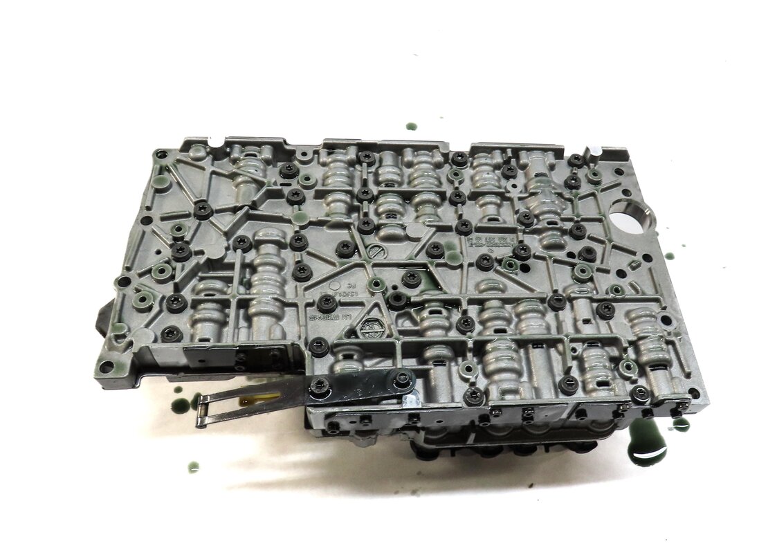 Thumbnail 6: 12-15 MERCEDES C250 C350 SLK250 SLK350 (R172 W204) TRANSMISSION VALVE BODY BLOCK