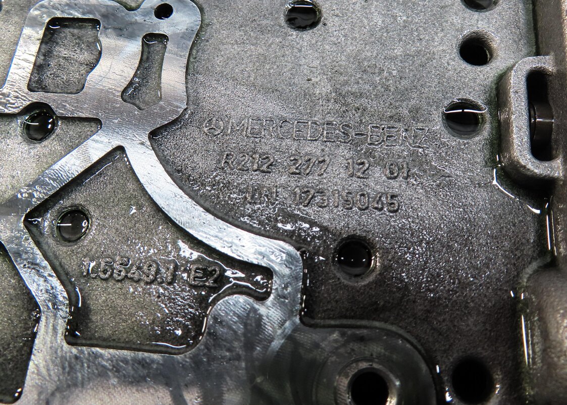 Thumbnail 7: 12-15 MERCEDES C250 C350 SLK250 SLK350 (R172 W204) TRANSMISSION VALVE BODY BLOCK