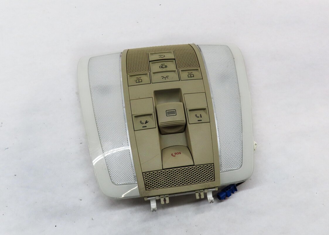 2013 MERCEDES C CLASS SEDAN W204 FRONT CENTER ROOF DOMELIGHT DOME LIGHT (BEIGE)