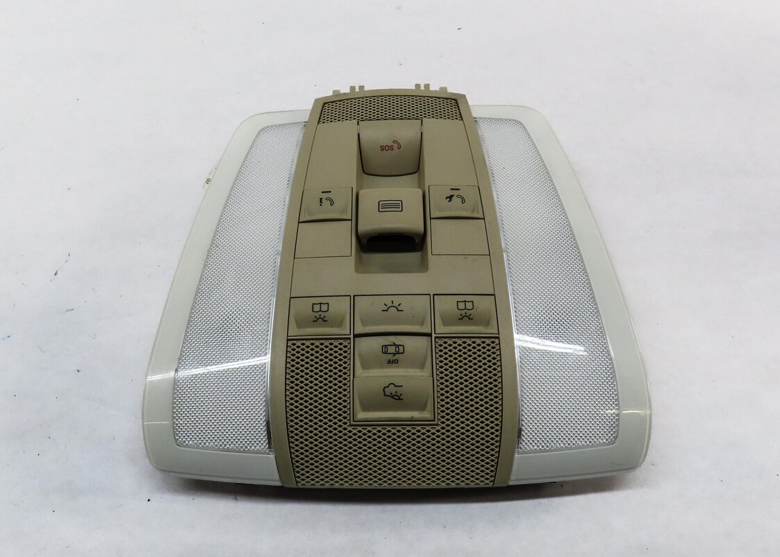 Thumbnail 4: 2013 MERCEDES C CLASS SEDAN W204 FRONT CENTER ROOF DOMELIGHT DOME LIGHT (BEIGE)