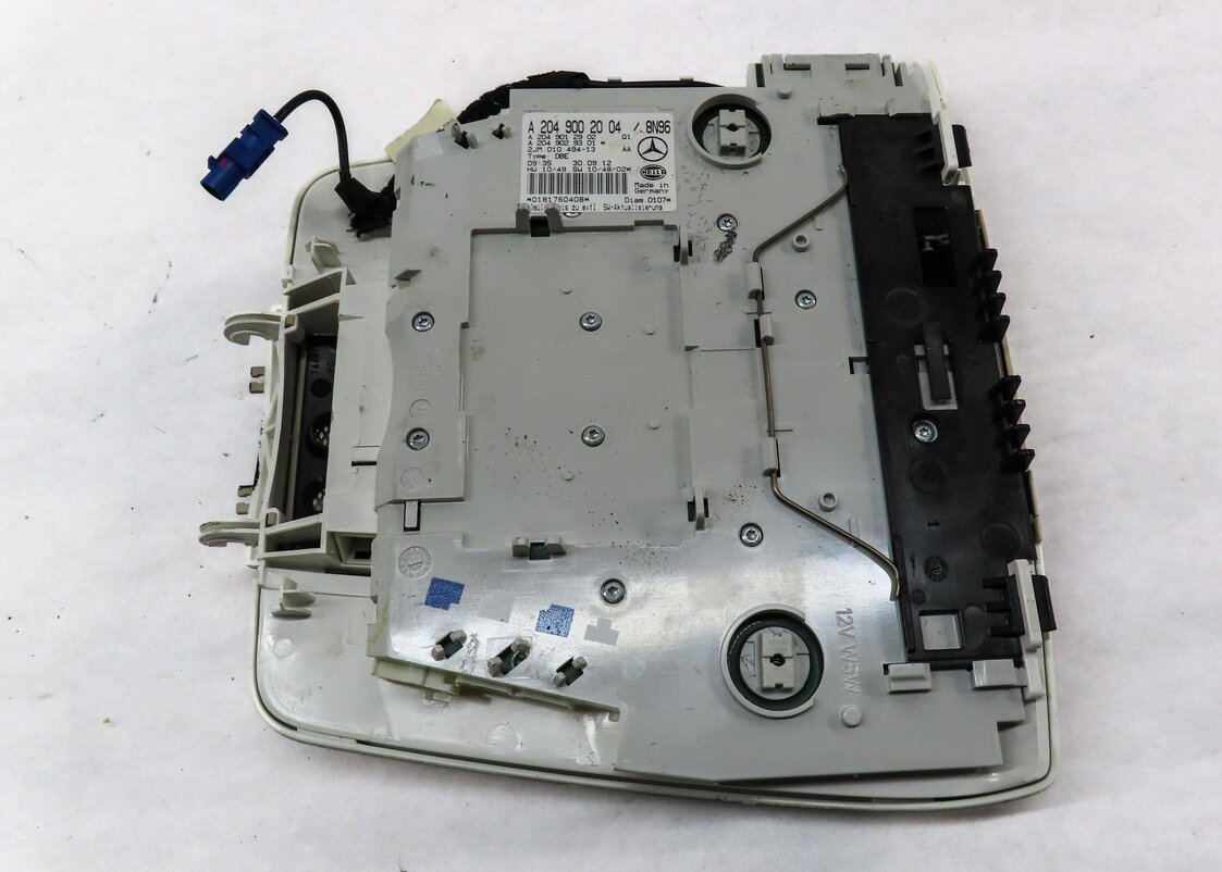 Thumbnail 5: 2013 MERCEDES C CLASS SEDAN W204 FRONT CENTER ROOF DOMELIGHT DOME LIGHT (BEIGE)
