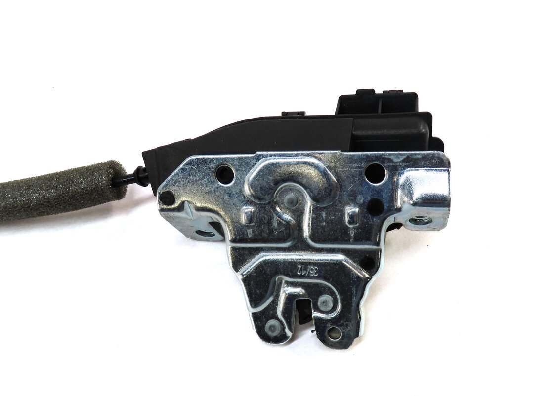 Thumbnail 3: 2013 MERCEDES C CLASS SEDAN (W204) REAR TRUNK LOCK LATCH ACTUATOR 2047500185