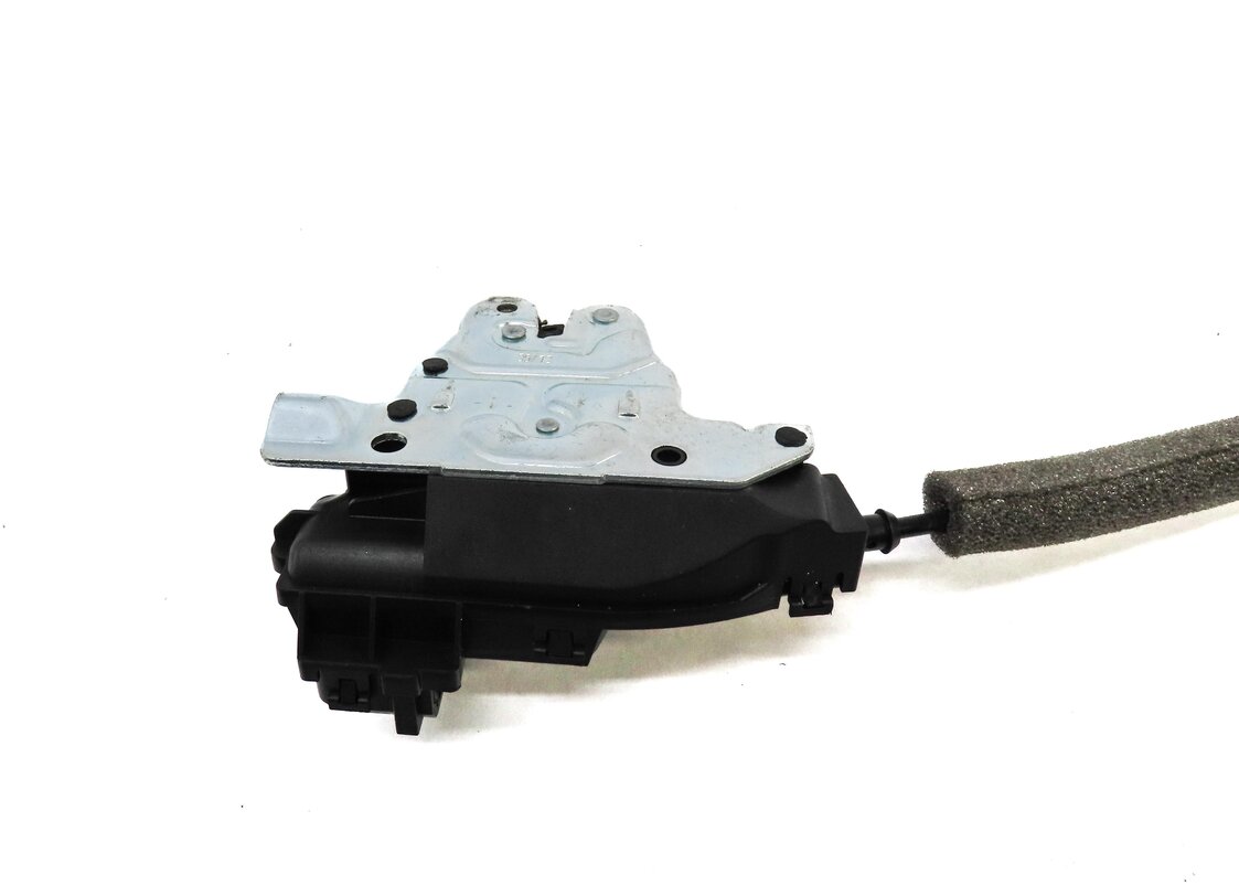 Thumbnail 4: 2013 MERCEDES C CLASS SEDAN (W204) REAR TRUNK LOCK LATCH ACTUATOR 2047500185