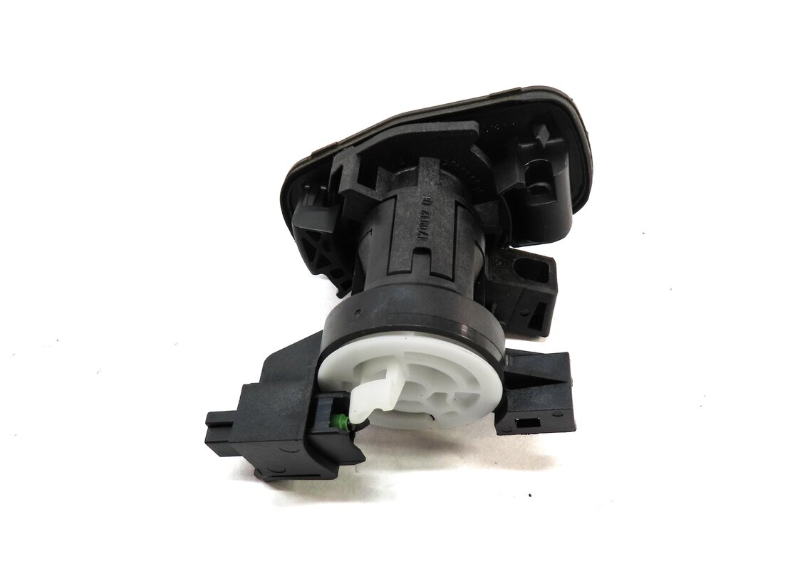 Thumbnail 4: 2013 C CLASS SEDAN (W204) FRONT LEFT DRIVER DOOR & TRUNK LOCK CYLINDER KEY SET
