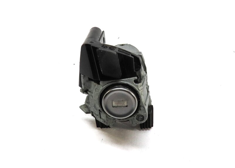 Thumbnail 5: 2013 C CLASS SEDAN (W204) FRONT LEFT DRIVER DOOR & TRUNK LOCK CYLINDER KEY SET